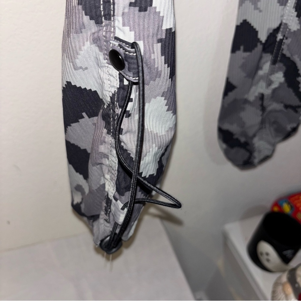 Zumba Fitness Camouflage Joggers with Pink Waistband Women’s small - Picture 6 of 9
